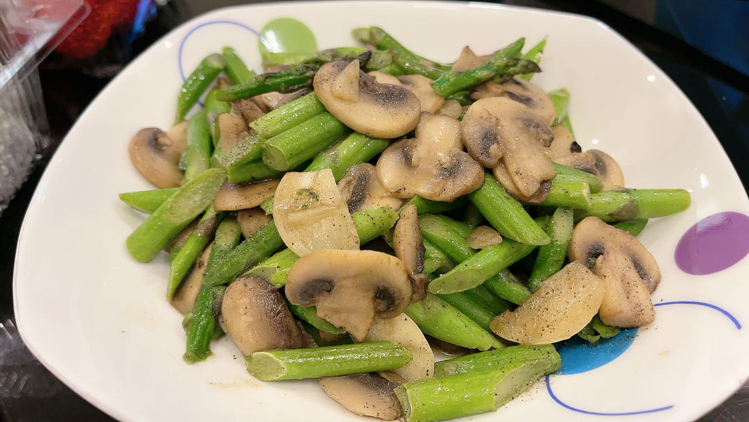 教你做最好吃的芦笋炒蘑菇 新手速get！