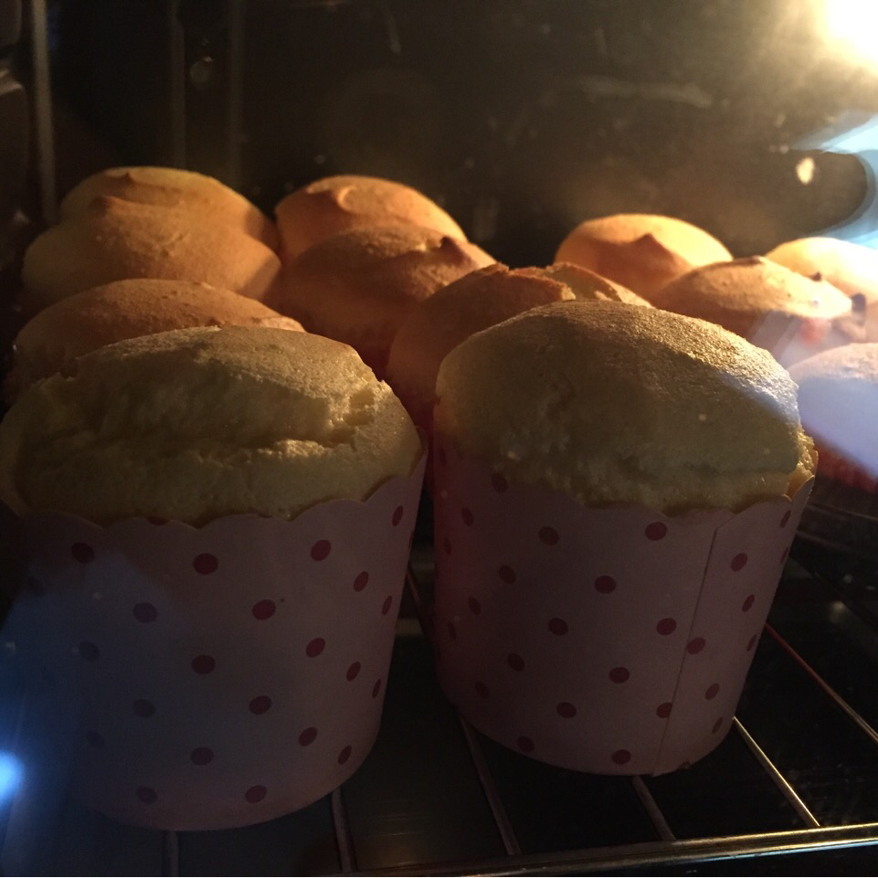 淡奶油纸杯蛋糕