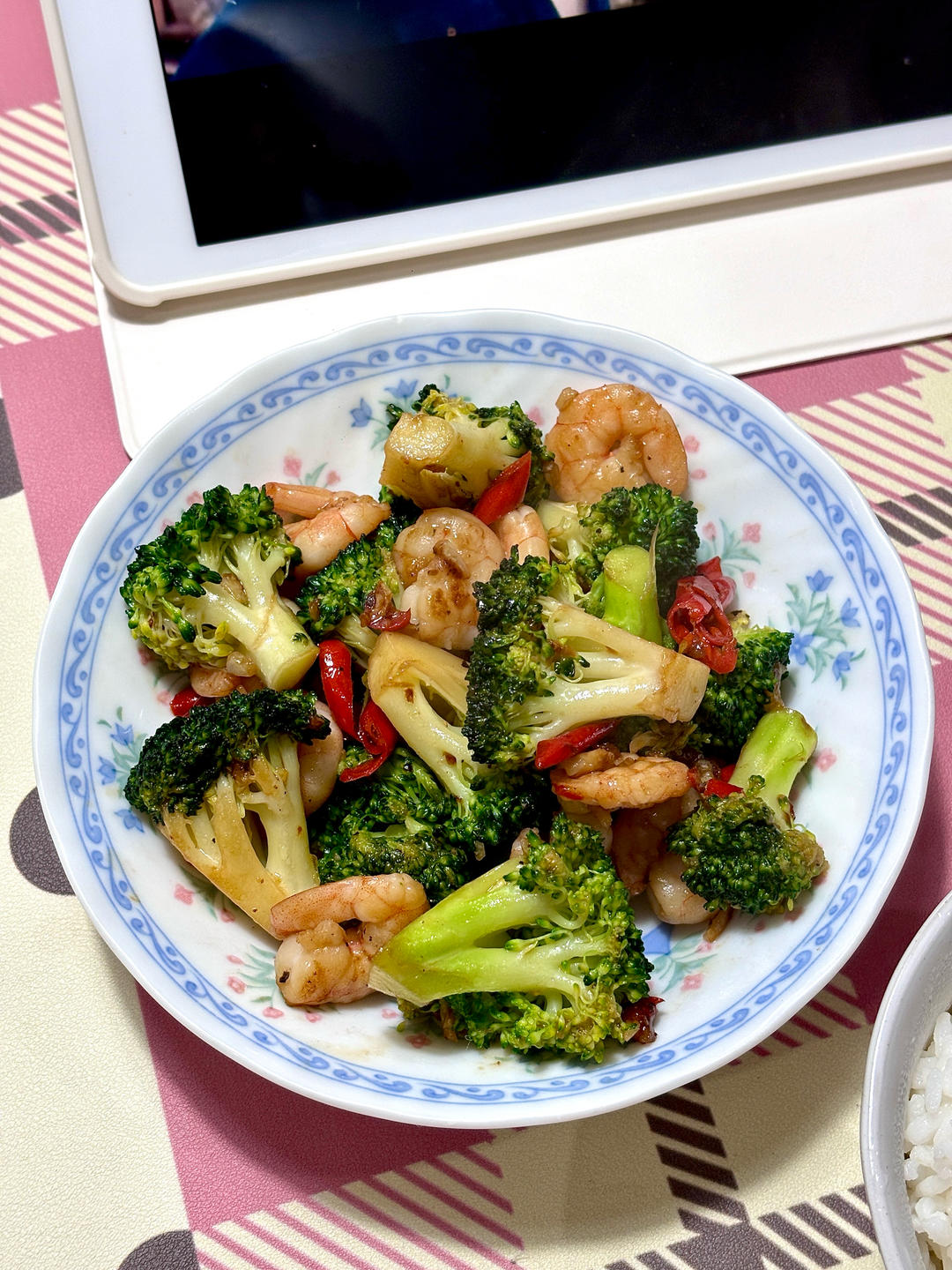 低脂低卡减脂餐～黑椒虾仁西兰花