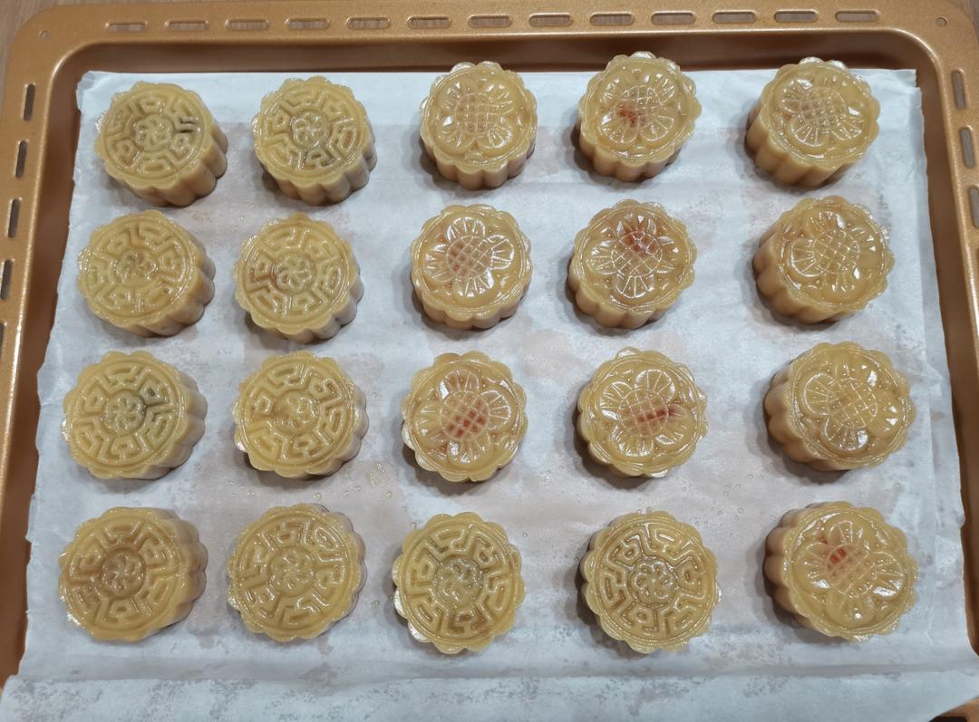 广式月饼——蛋黄莲蓉月饼