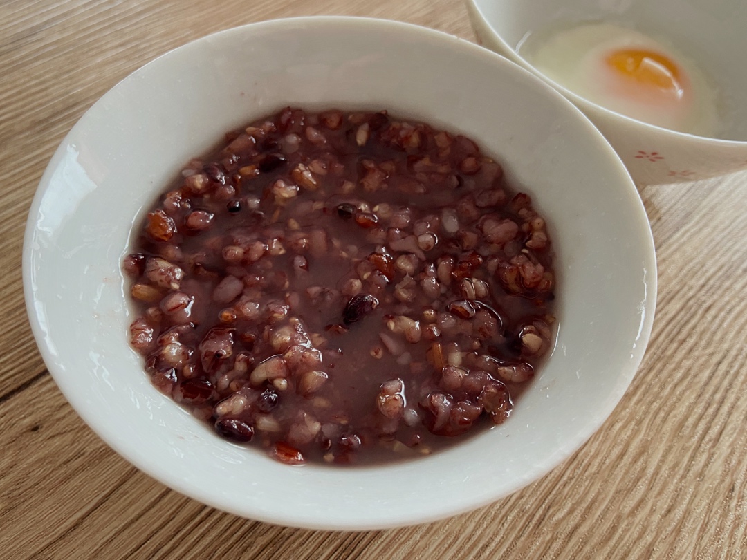 【低卡早餐】黑米薏米糙米血糯米粥
