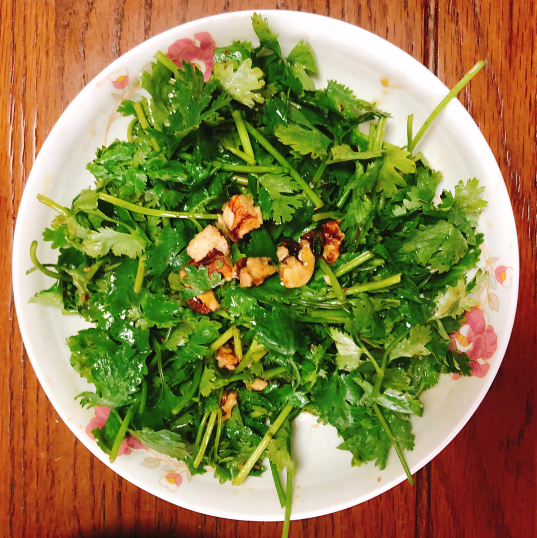 上元卿做的凉拌香菜