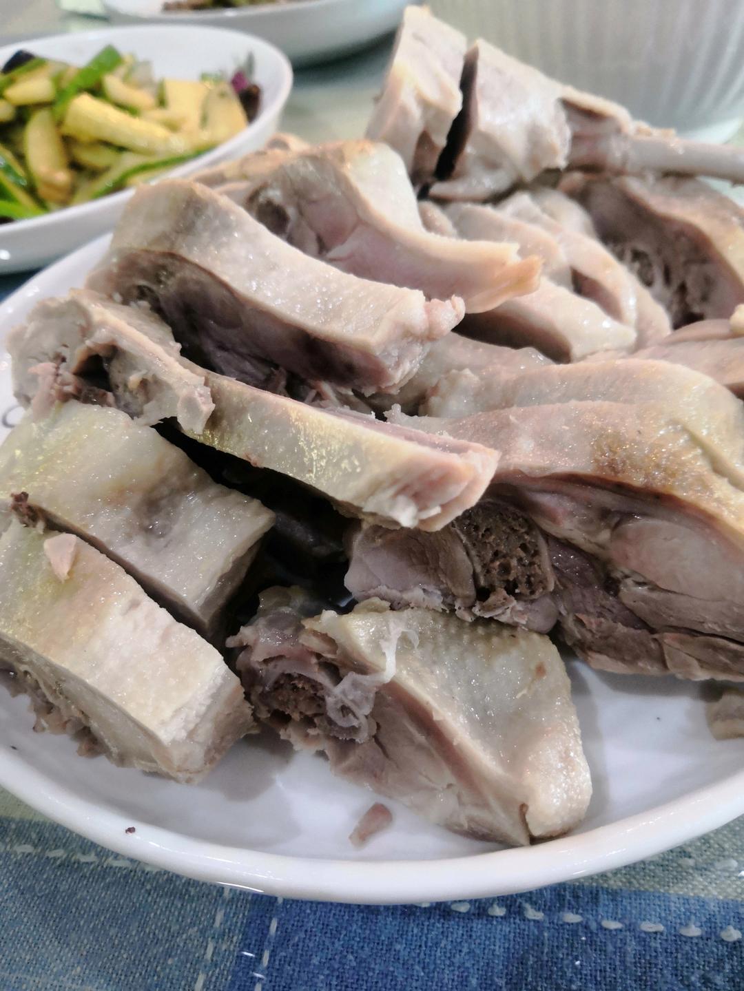 首次成功的盐水鸭腿