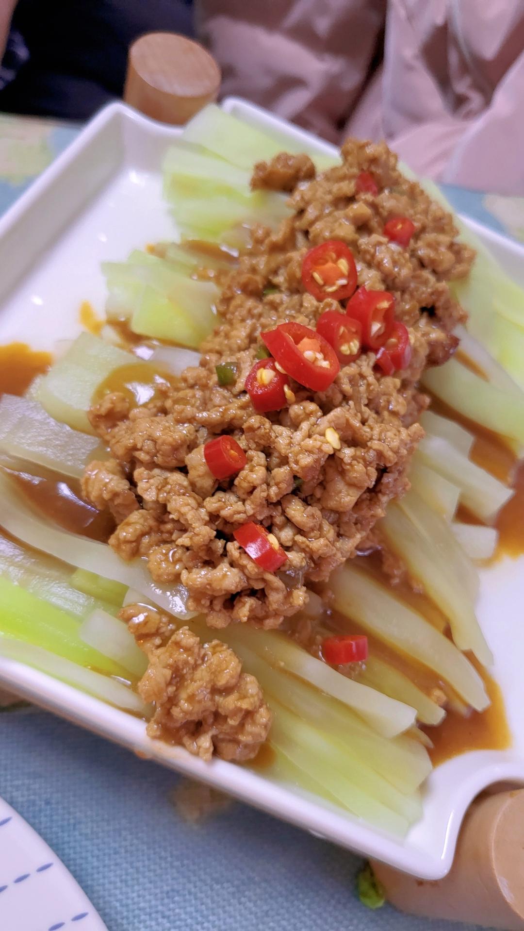 肉末莴笋丝