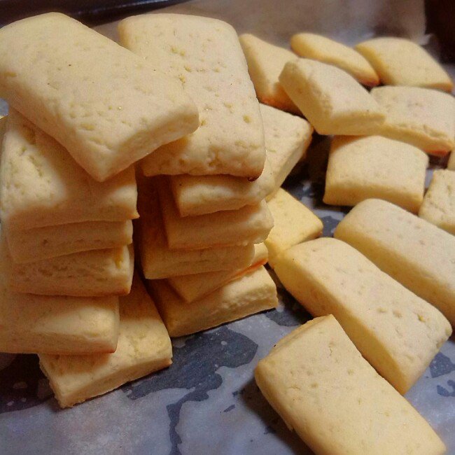 牛奶方块小饼干