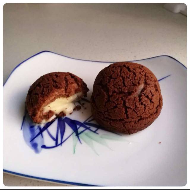 巧克力酥皮泡芙