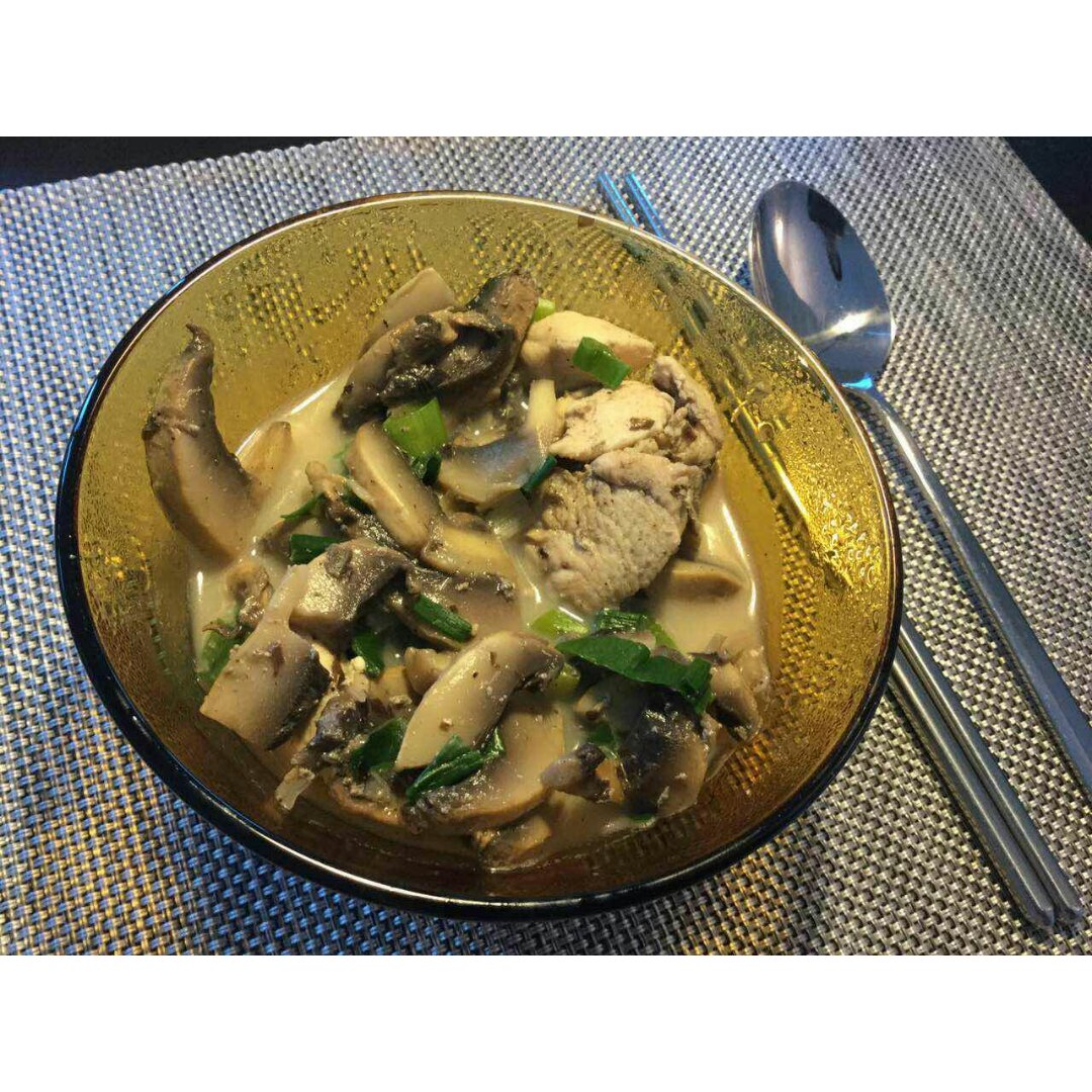 口蘑炒鸡肉