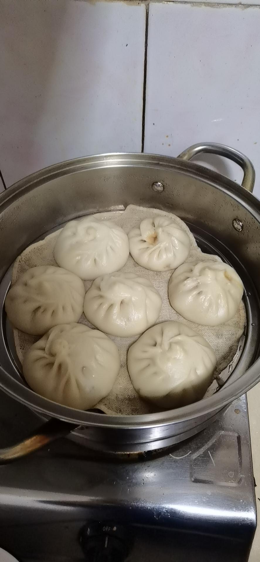 酱香鸡肉包