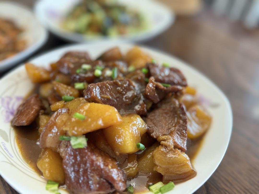 红烧肉炖土豆（丝毫不腻）