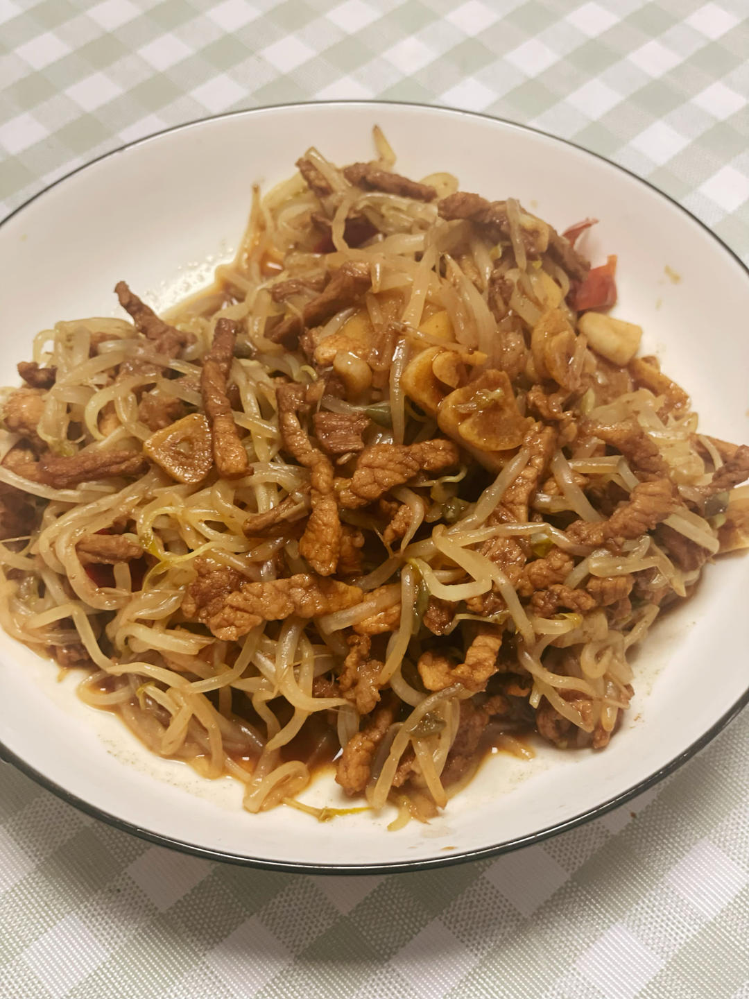 绿豆芽炒肉
