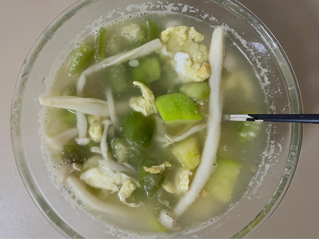 鲜菇丝瓜汤