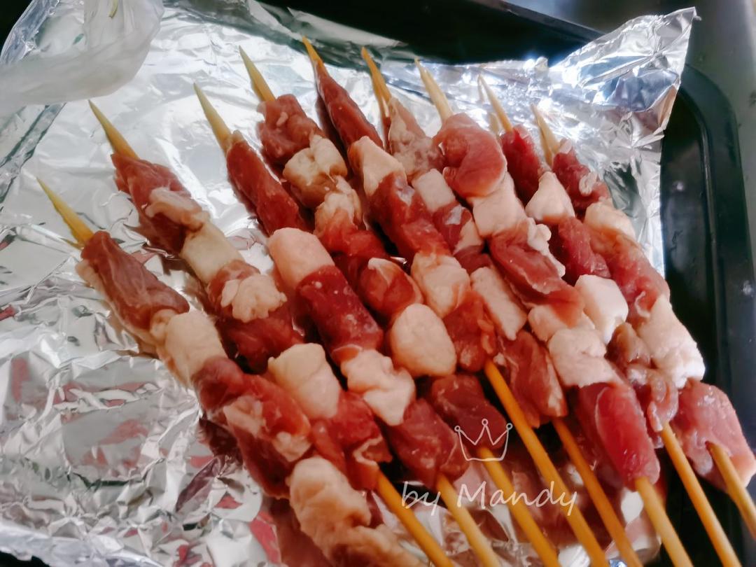 生烤羊肉串