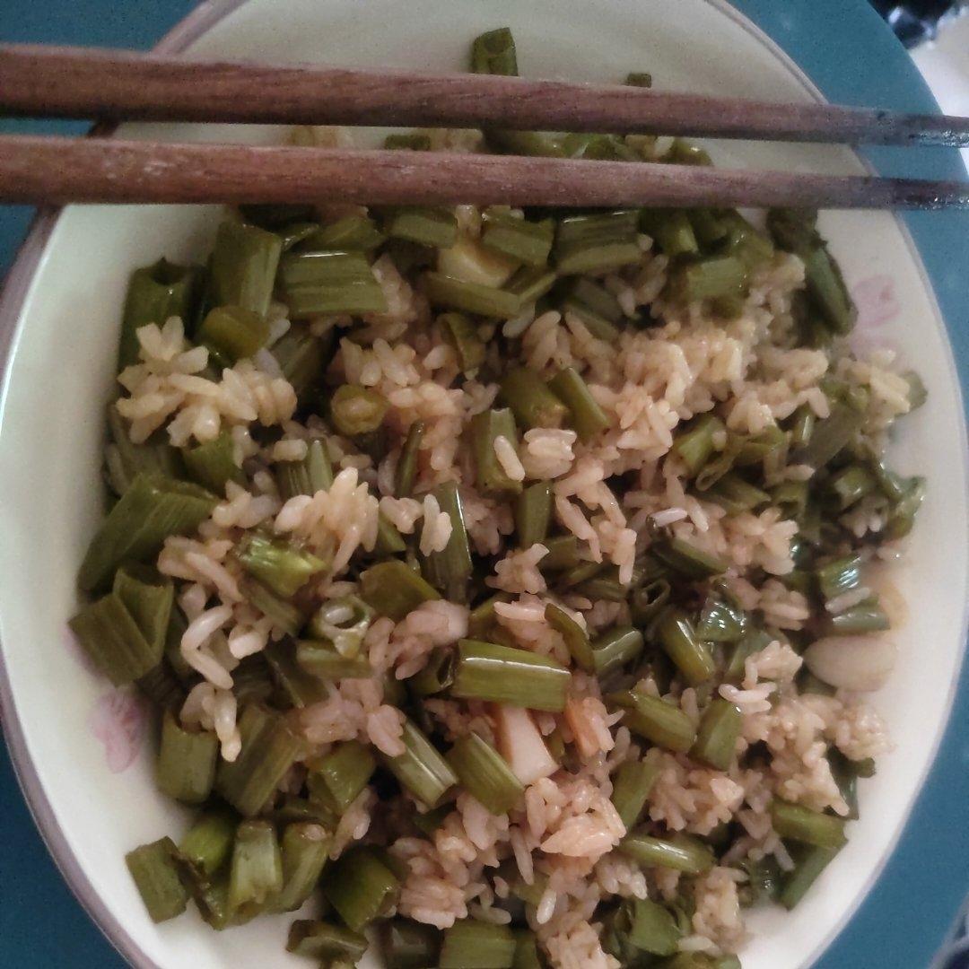 夏天连吃三大碗饭的秘密武器：酸辣空心菜梗