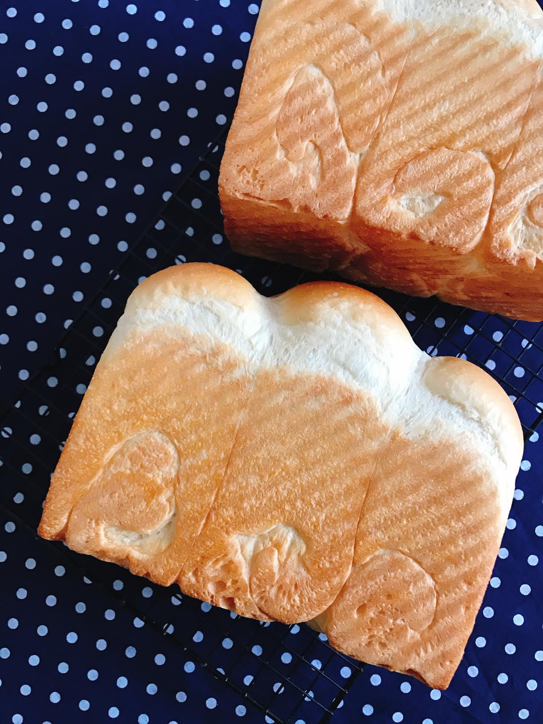 无油酸奶蛋白吐司~百分之70中种的做法