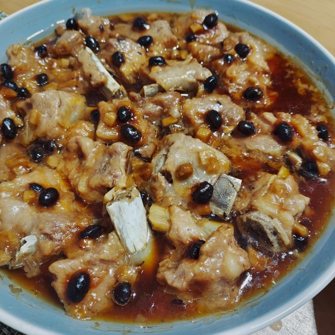 一口下去骨肉分离的豉汁蒸排骨（简单三步骤）
