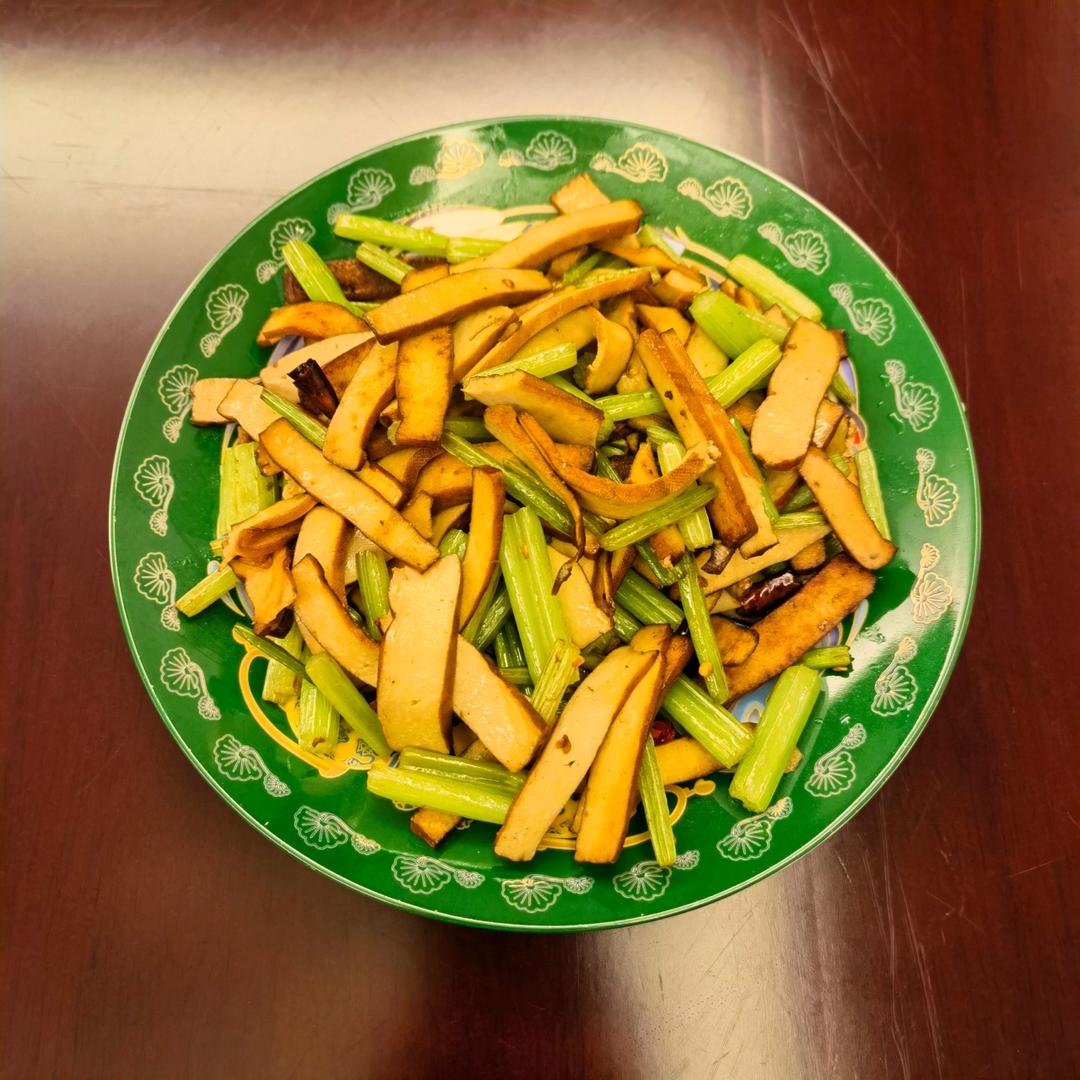 芹菜炒香干
