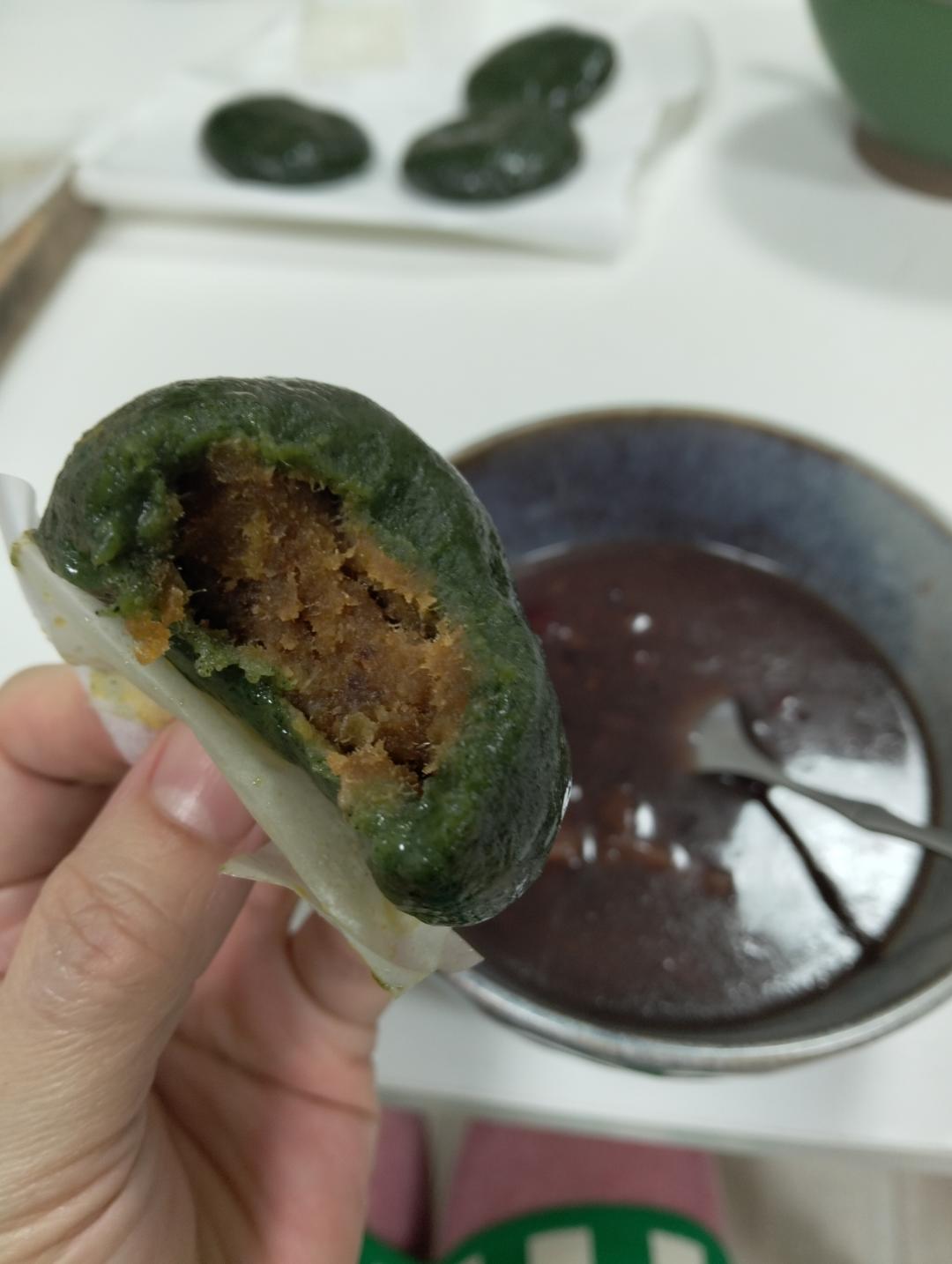 咸蛋黄肉松艾糍（青团）