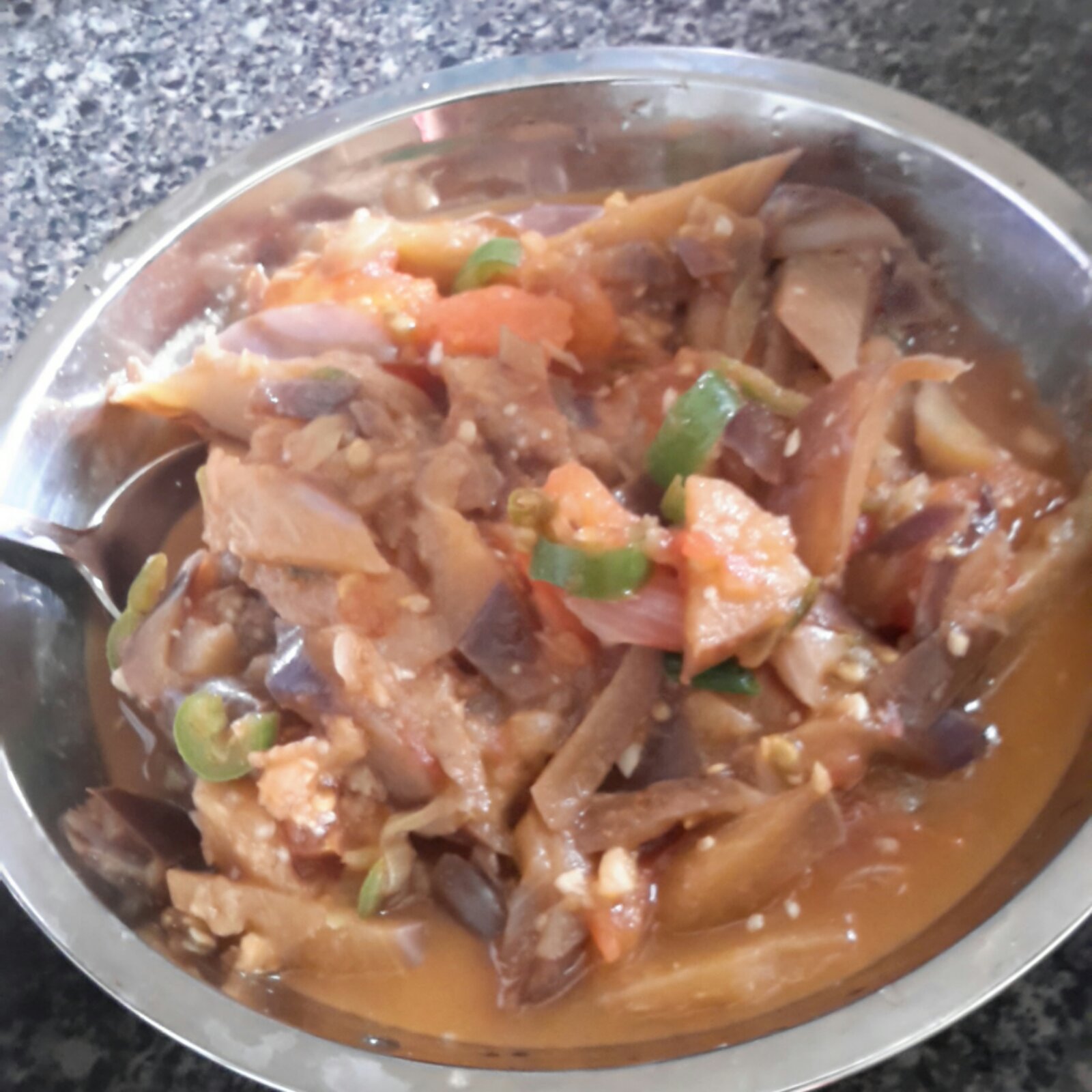 西红柿尖椒炒茄子