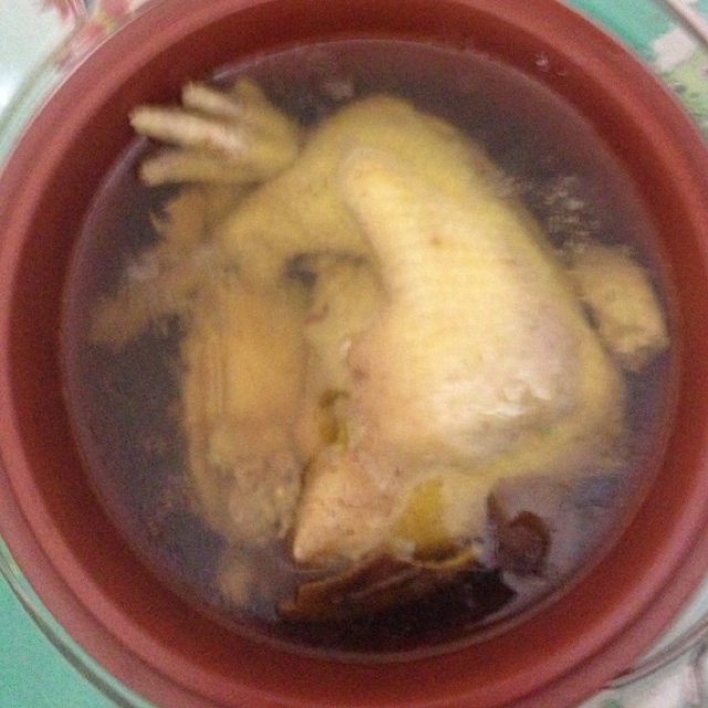 黄芪党参当归炖鸡汤