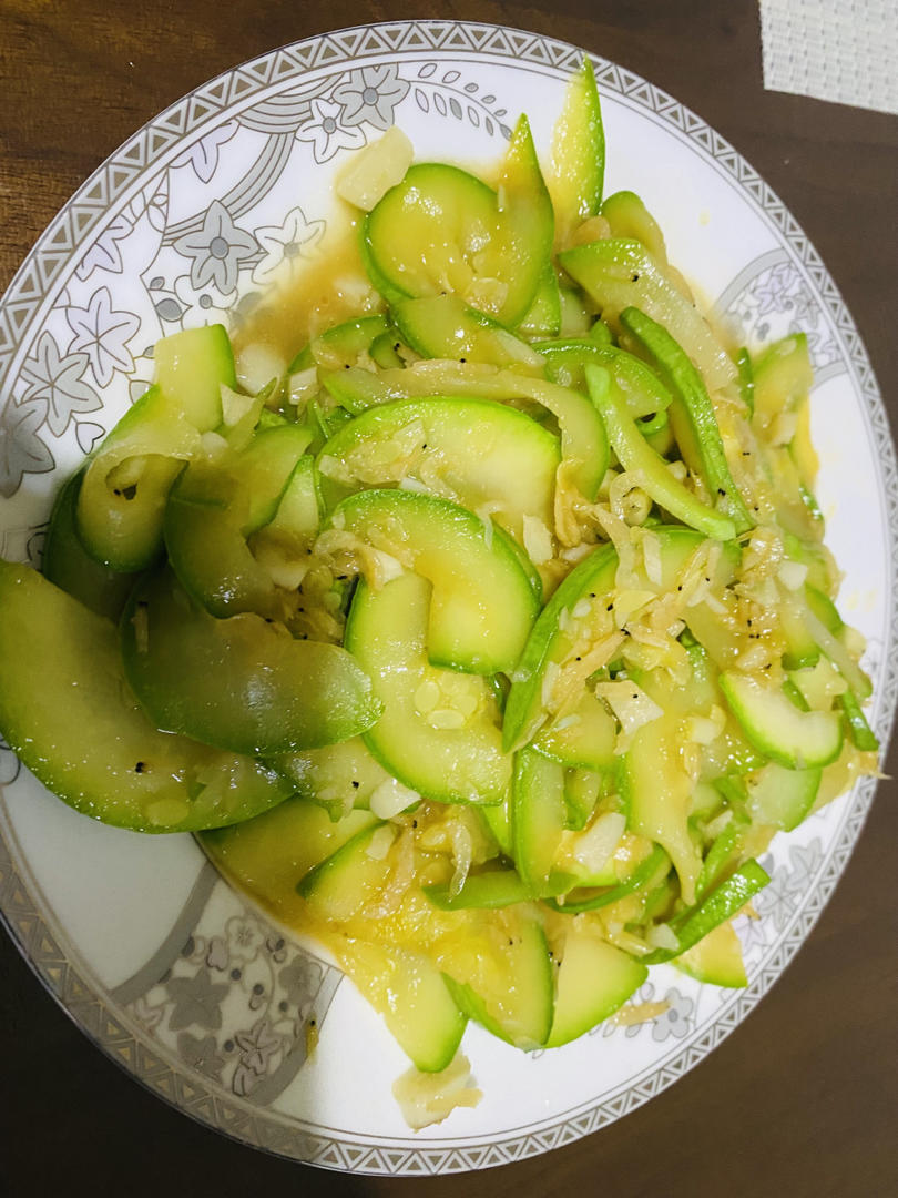 西葫芦炒虾皮儿