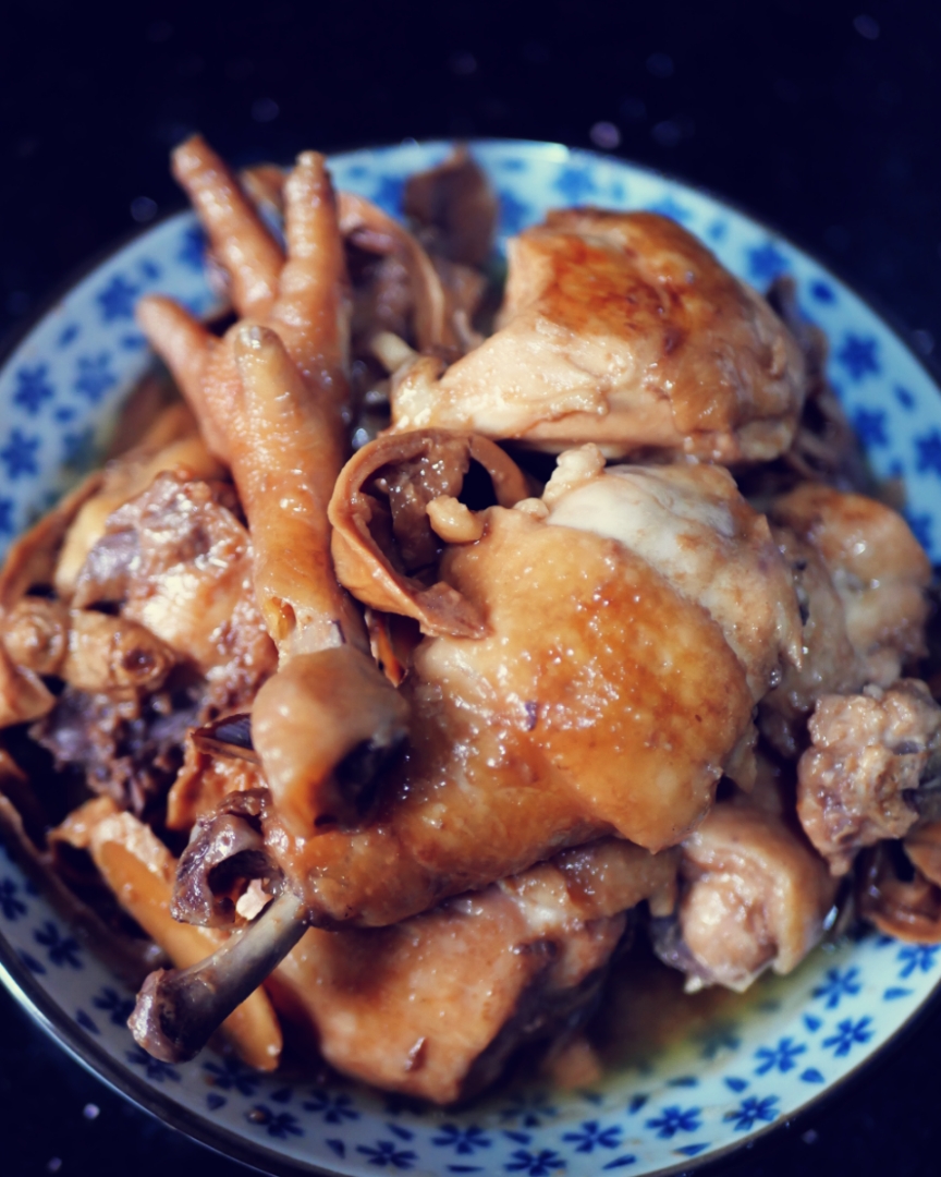 小林电饭锅笋干焖鸡的做法