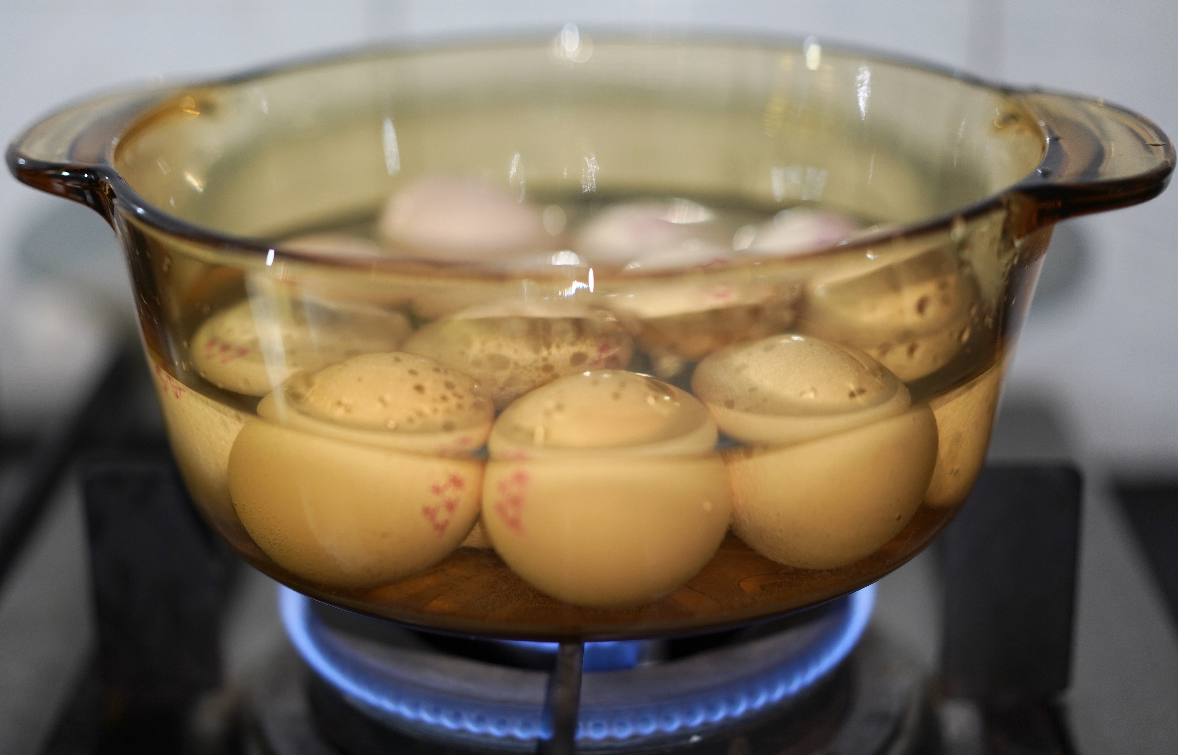 【正大钱食谱】从小吃到大的龙井茶叶蛋的做法 步骤1
