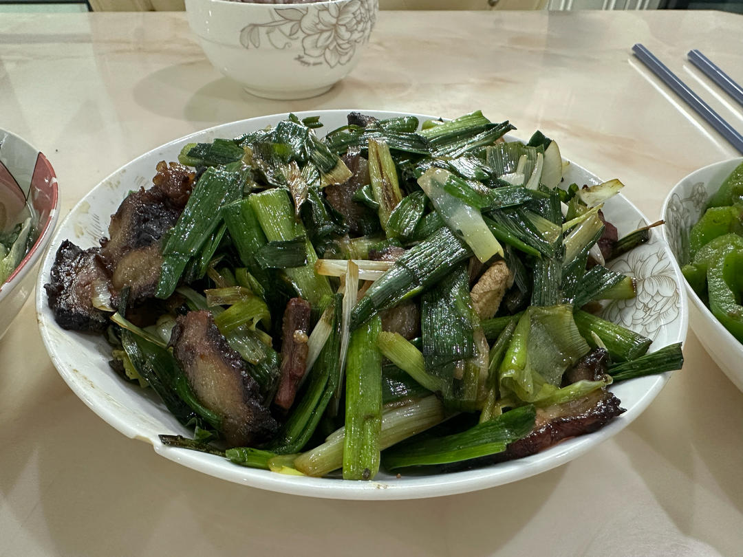 腊肉炒蒜苗