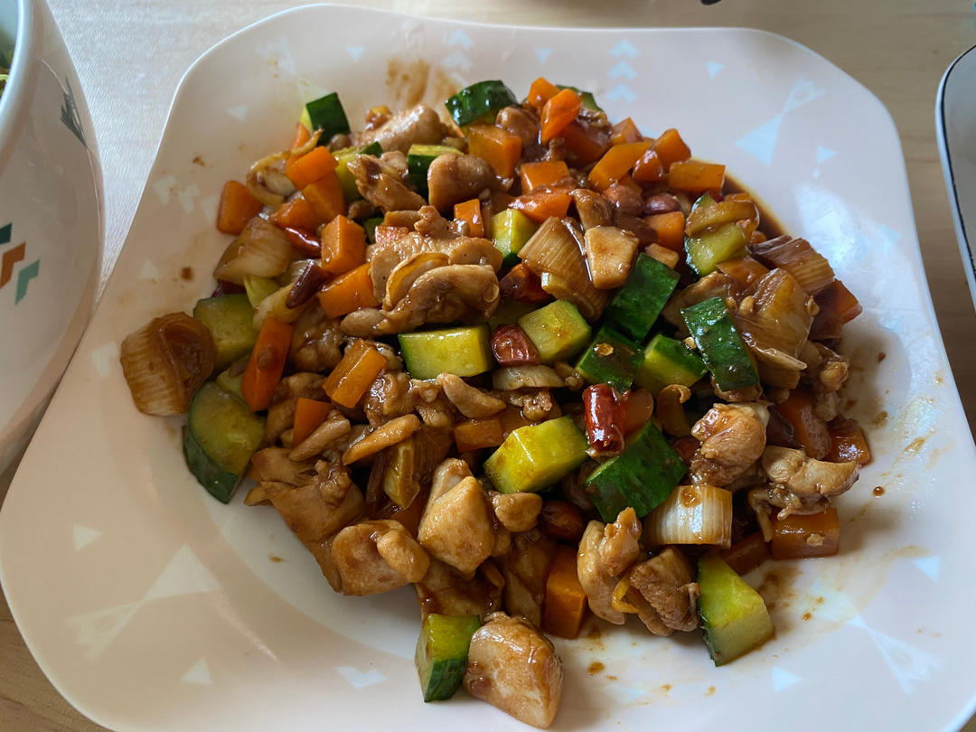 厨师长教你: “宫保鸡丁”的川味正宗做法, 一看就有食欲, 收藏了