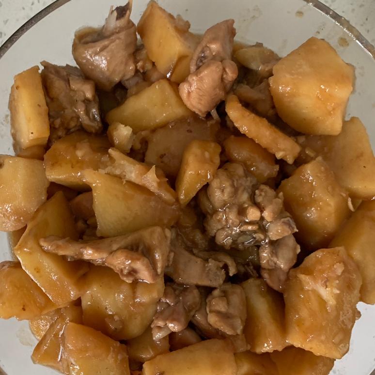 土豆焖鸡腿肉