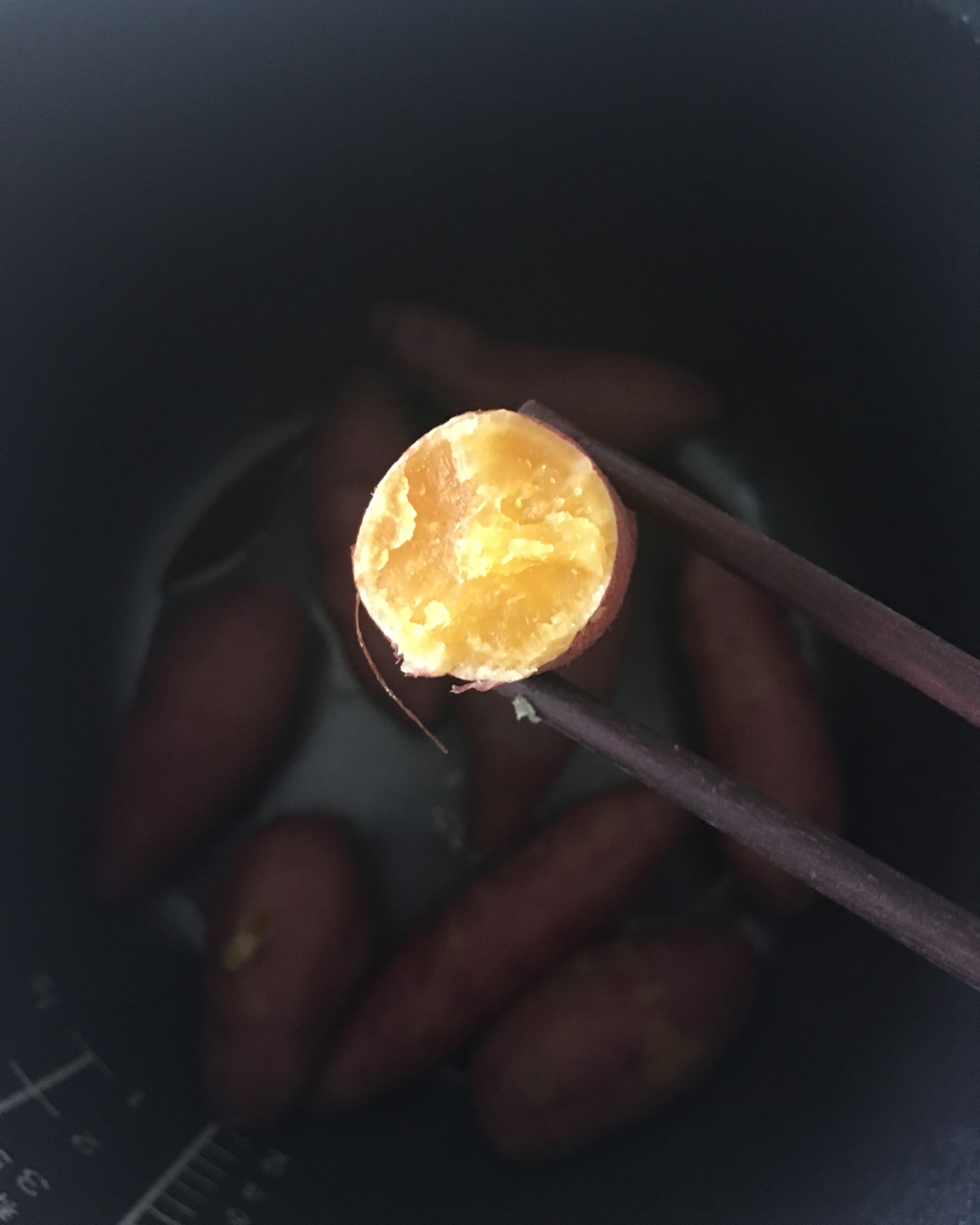 电饭煲烀白薯