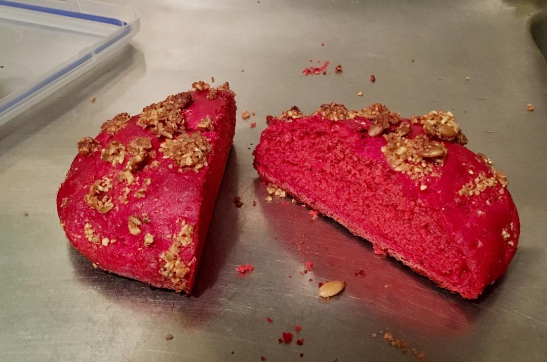 软糯香甜的甜菜根吐司（无色素）