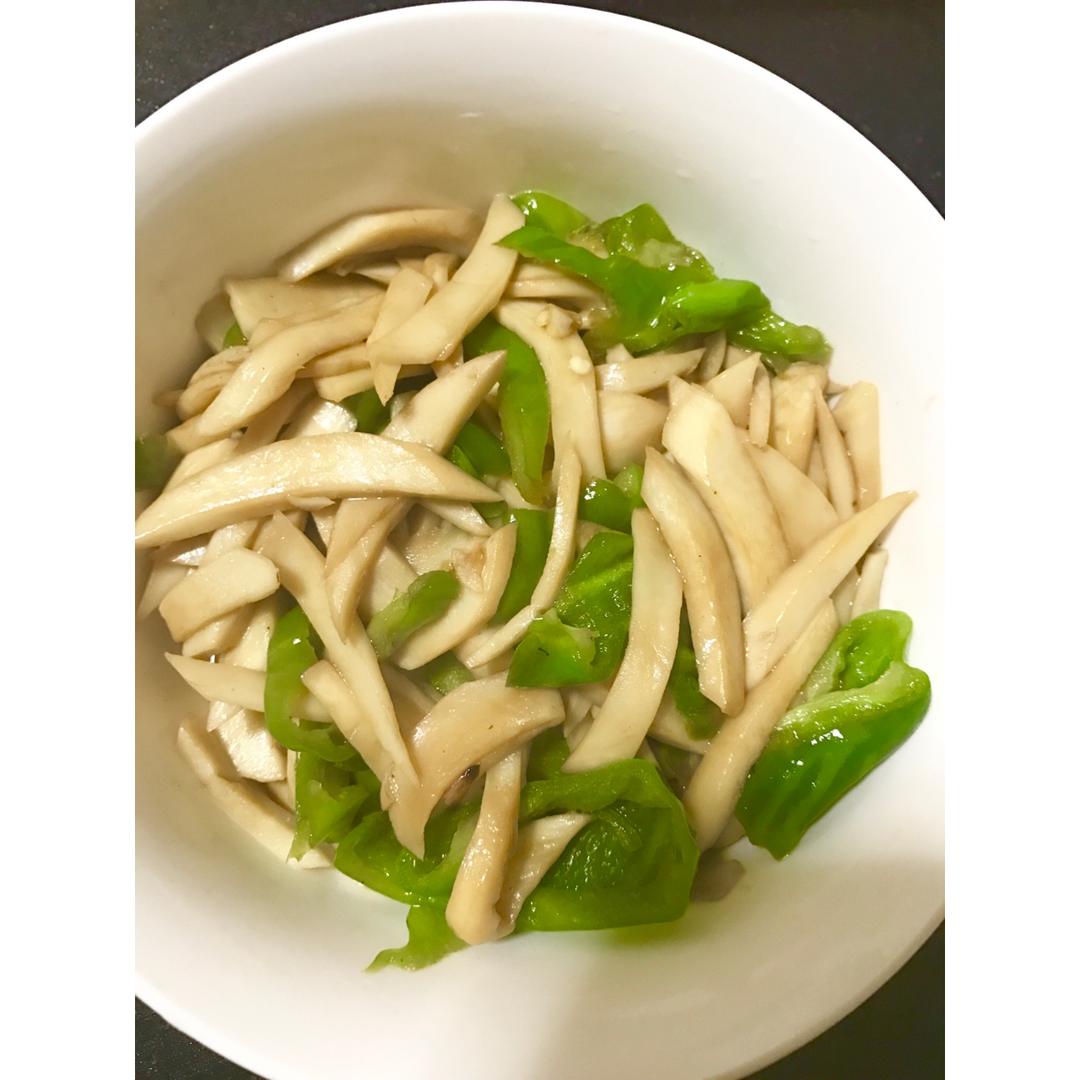 青椒素炒杏鲍菇