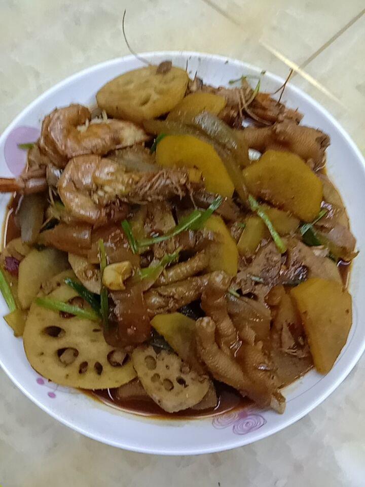 明虾鸡爪煲（超入味）