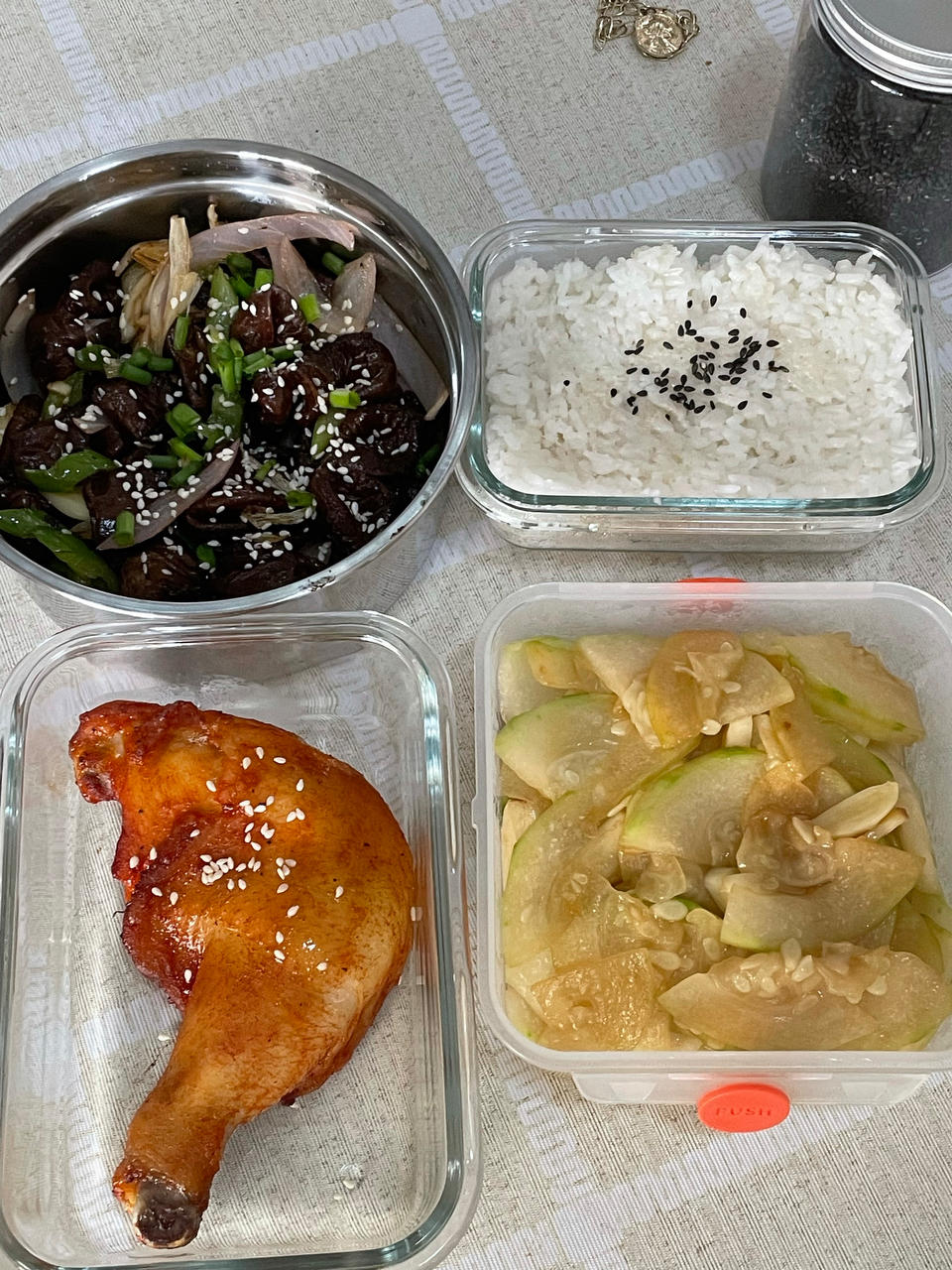 快给你心爱的人们做/送饭吧！