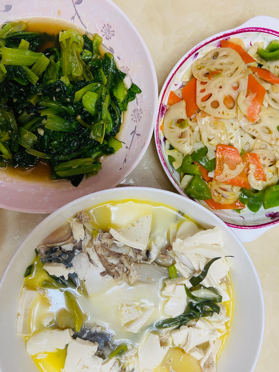 鱼头豆腐汤