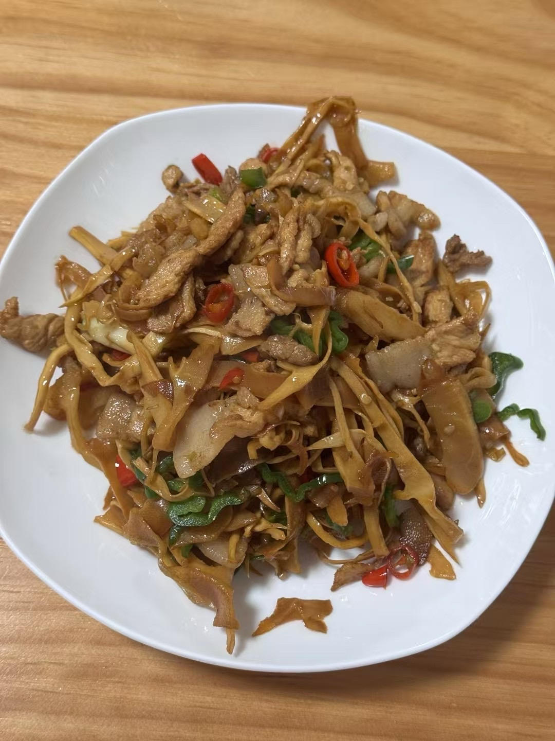 五花肉炒笋丝