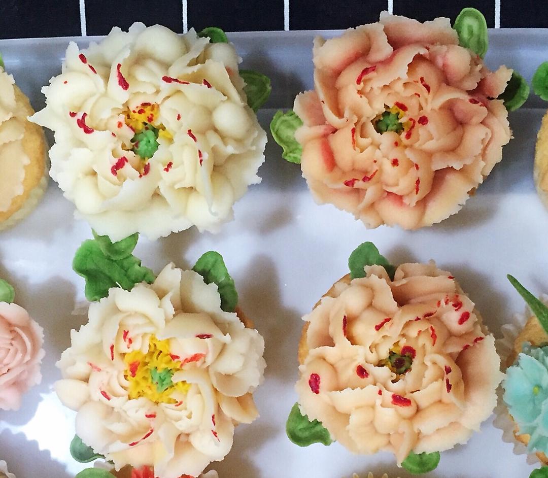 原味海绵纸杯蛋糕（非常适合裱花、盖糖皮的cupcake方子）