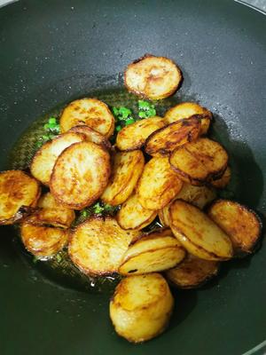 椒盐土豆的做法 步骤8