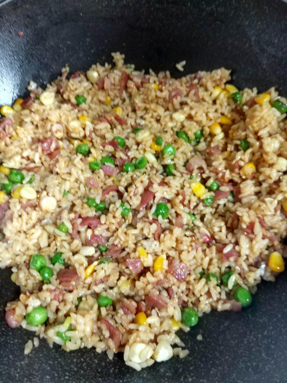 培根酱油炒饭