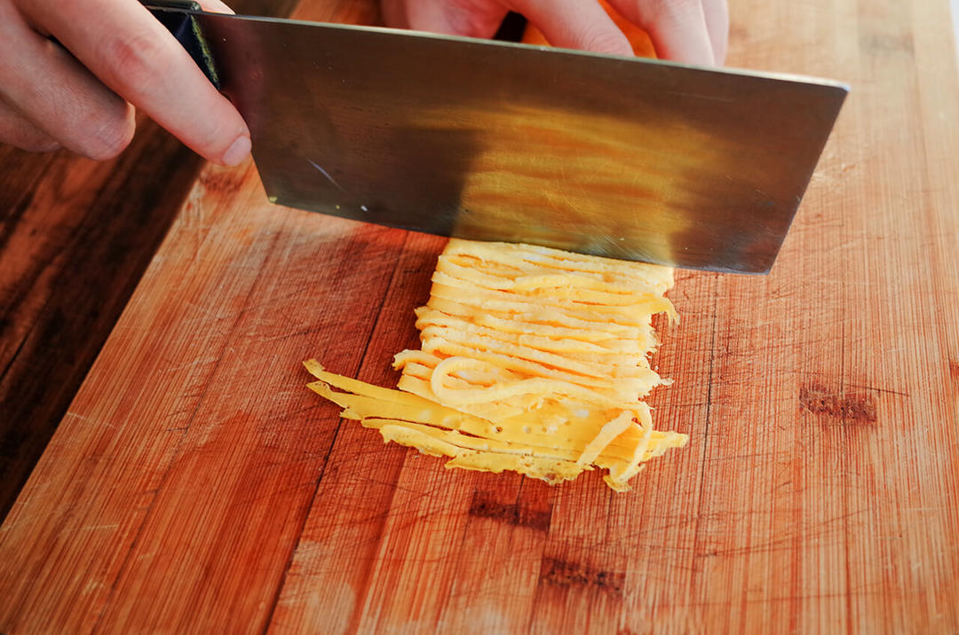 《逃避虽可耻但有用》（平匡桑直授的）瓦片抹茶荞麦面的做法 步骤4