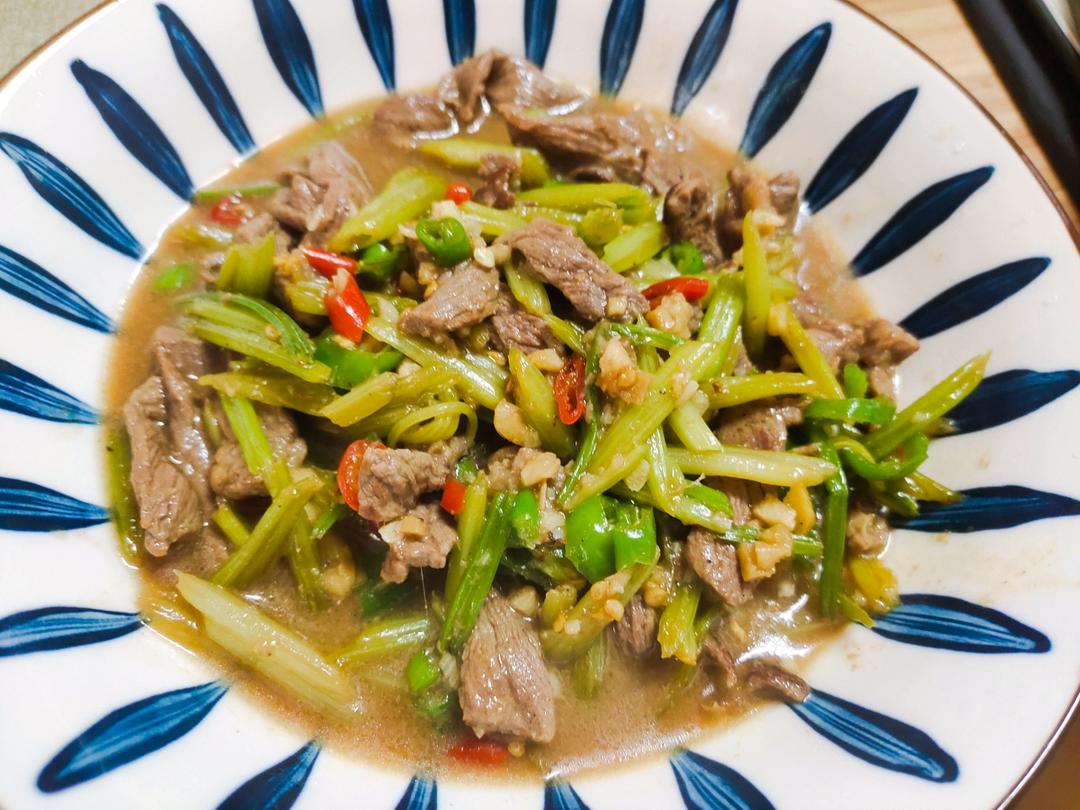 ㊙️家常菜‼️芹菜小炒牛肉‼️牛肉超级嫩滑哟