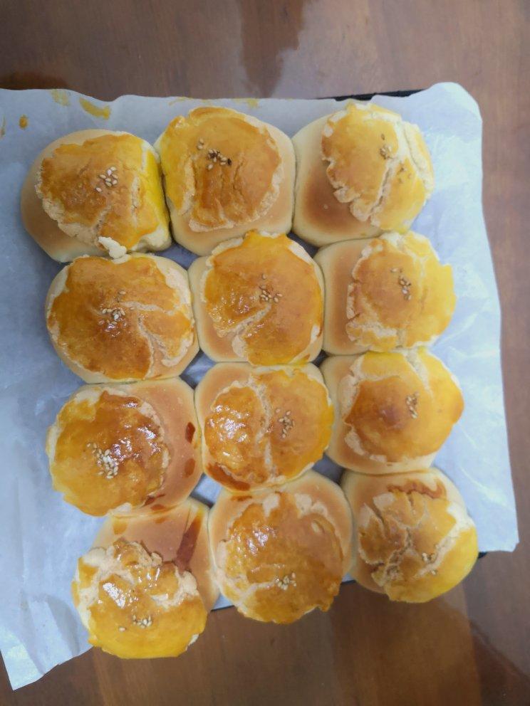 酥掉皮的豆沙包