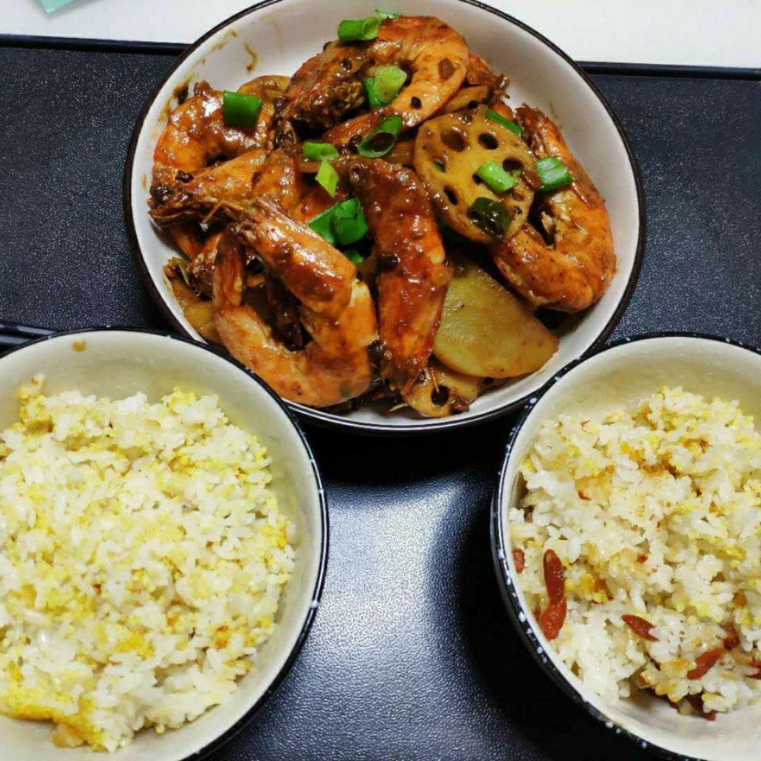 能瞬间引爆味蕾的【香辣干锅虾】
