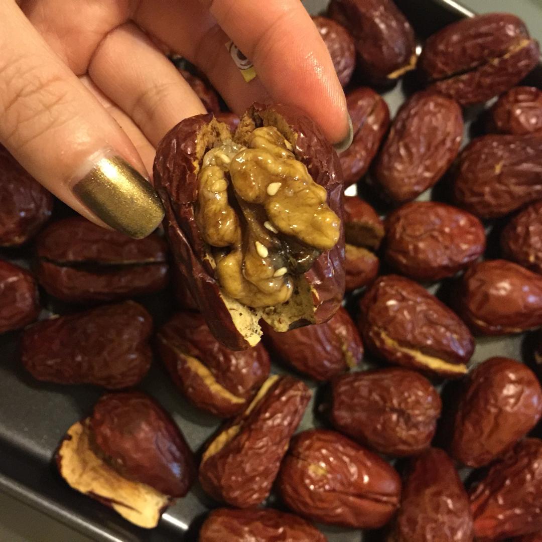 慢工手作枣夹琥珀核桃