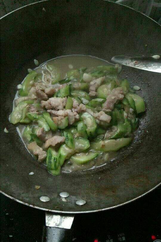 丝瓜炒肉片