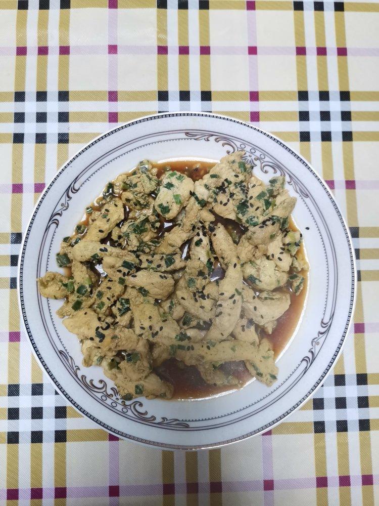 鸡胸肉版糖醋里脊，好吃不腻。大人小孩都喜欢！