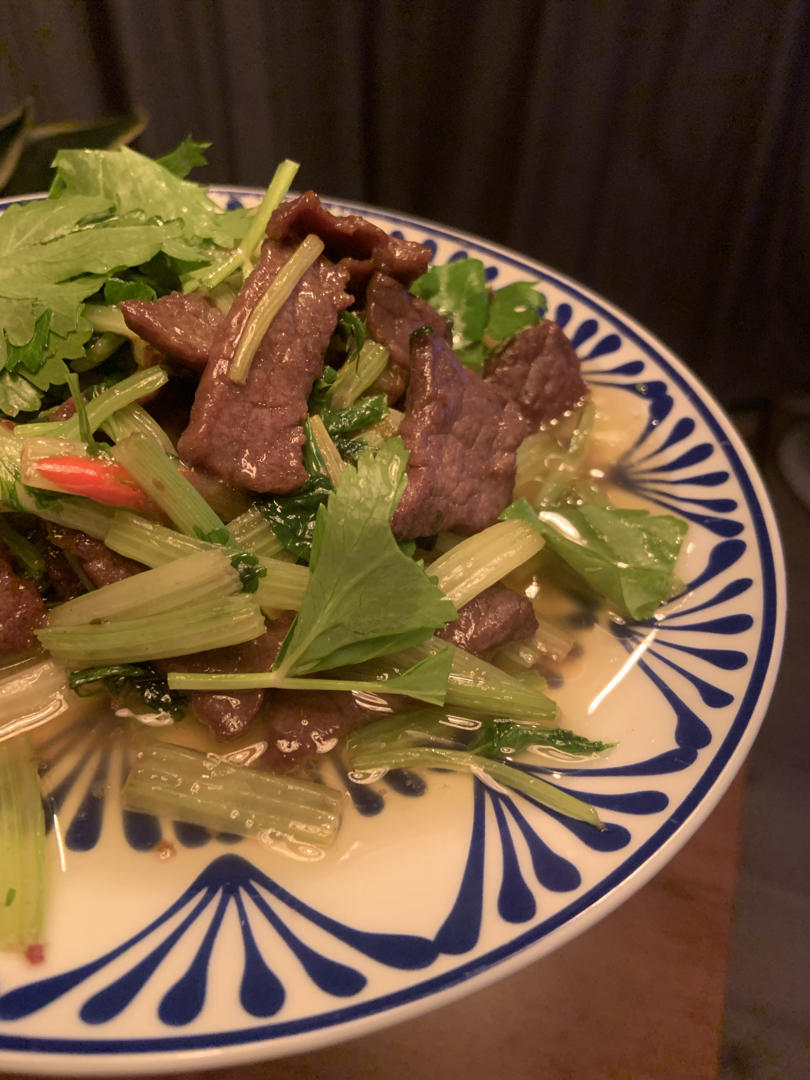 芹菜炒牛肉