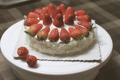 草莓酸奶慕斯蛋糕