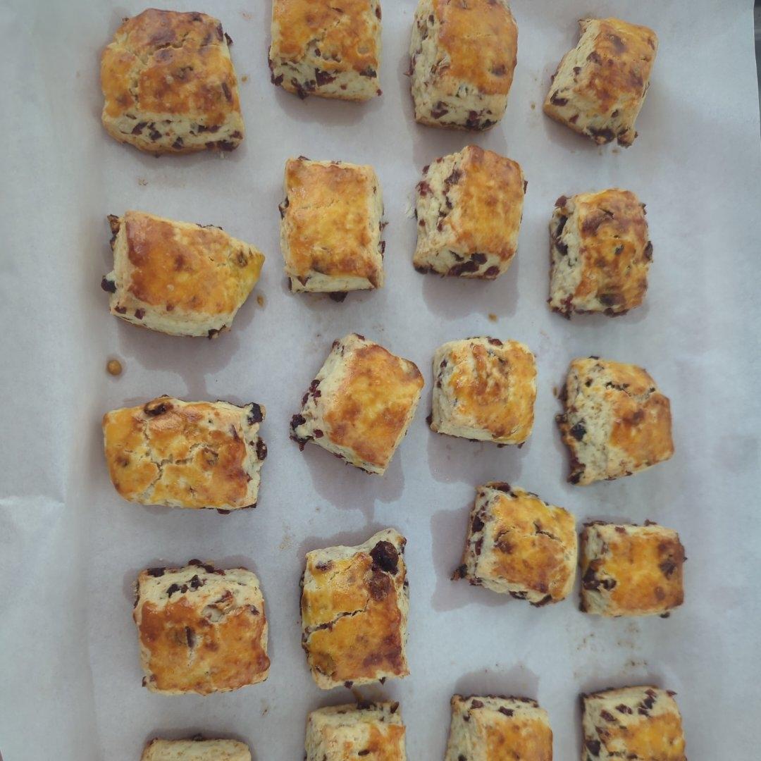 消耗淡奶油的司康