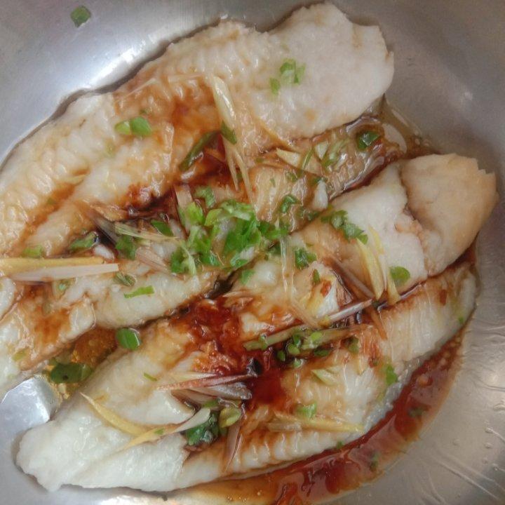 百牛圆鞋业农家土鸡土鸡蛋做的清蒸巴沙鱼柳